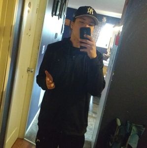 Meet your Posher, Emorey